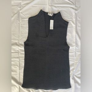 textured black tank top